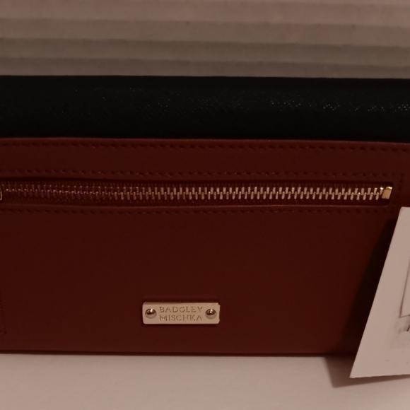 Badgley Mischka Brown & Cream Colorblock Clutch /Wallet Nwt Decorative Studs - Picture 7 of 8